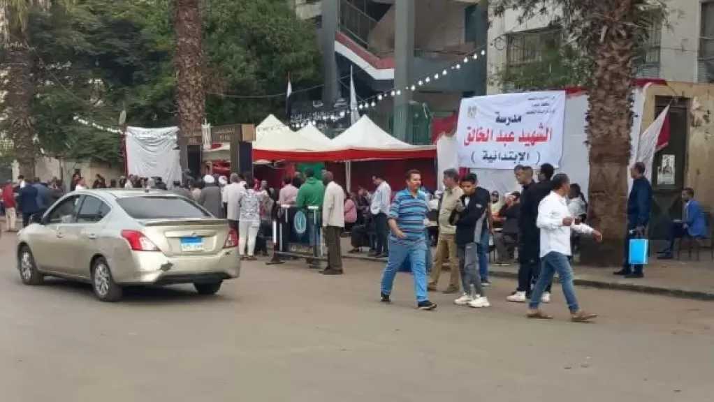 انتشار عناصر البحث الجنائي والقوات النظامية بمحيط لجان انتخابات النواب