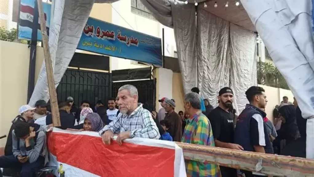 حضور كثيف في لجان مصر القديمة مع اقتراب نهاية اليوم الثاني للتصويت بانتخابات النواب