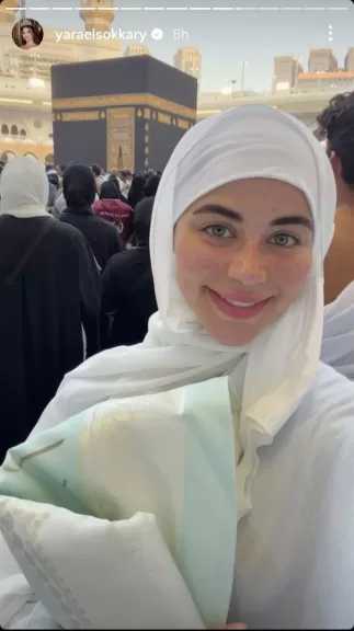 بالصور.. يارا السكري تؤدي مناسك العمرة