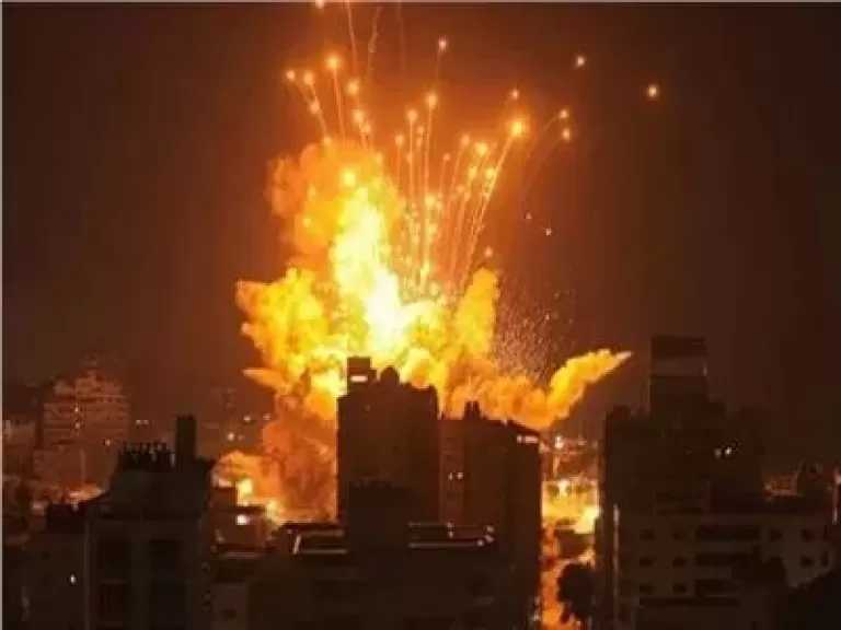الاحتلال الإسرائيلي يشن غارات على شرق مخيم البريج وسط قطاع غزة