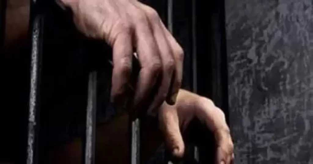 المشدد 4 سنوات لمتهم بالاتجار فى المخدرات وإحراز سلاح بسوهاج