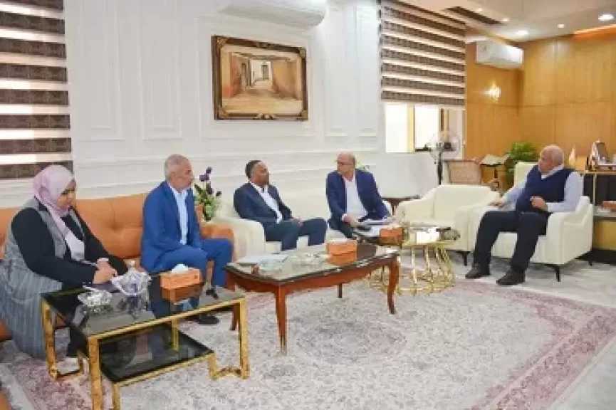 محافظ الوادي الجديد يبحث مع مسئولي طاقة غاز خطة المرحلة الثانية من مشروع توصيل الغاز الطبيعي لمدينة الخارجة