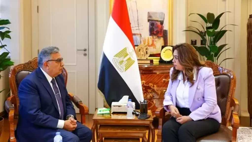 وزيرة التنمية المحلية تبحث مع محافظ الدقهلية الموقف التنفيذى للمشروعات التنموية