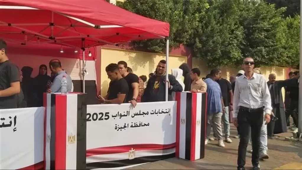 توافد المواطنين للإدلاء بأصواتهم في انتخابات مجلس النواب بإمبابة