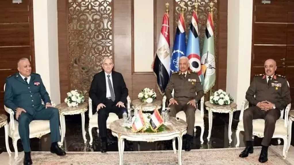 وزير الدفاع ورئيس الأركان يعقدان عدد من اللقاءات الثنائية مع قادة الوفود العسكرية