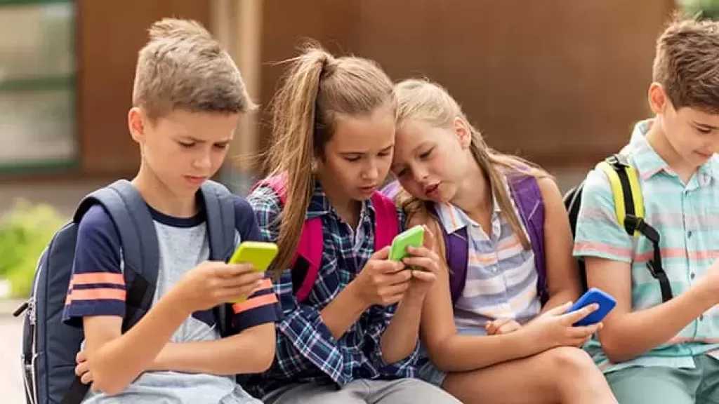 استشاري: الإنترنت يصنع جيلاً متوحش السلوك ويعيد إنتاج الجريمة
