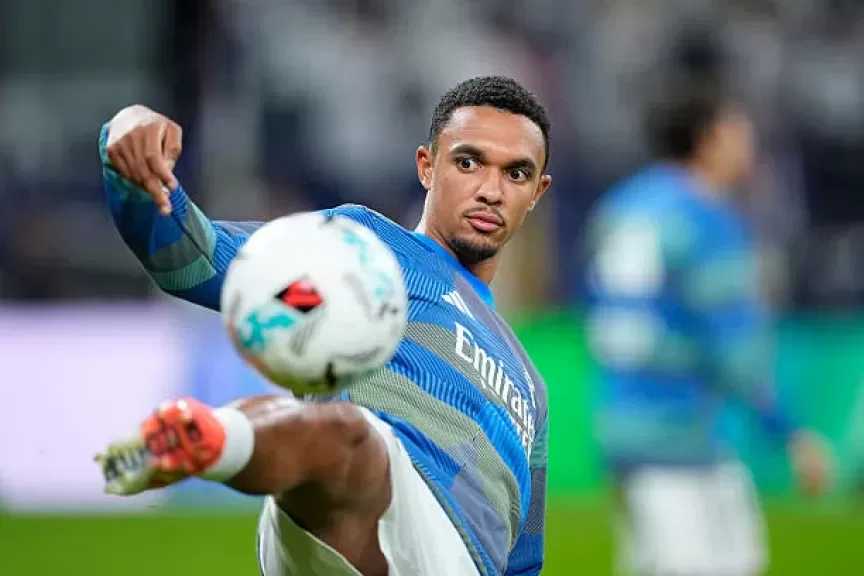 الفحص الطبي يحدد مشاركة أرنولد مع ريال مدريد أمام سيلتا فيجو