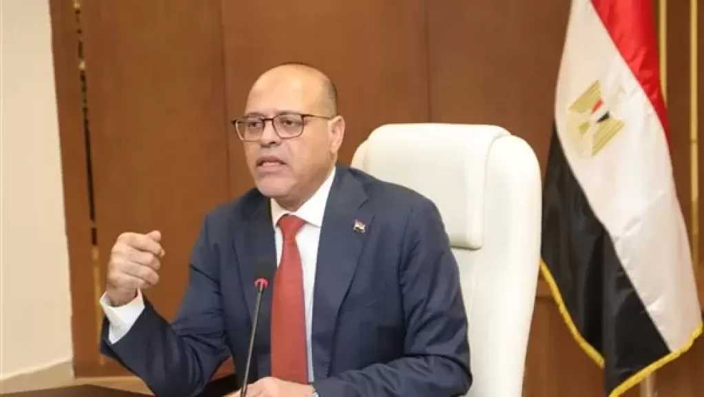 وزير العمل يعلن إيقاف نشاط شركة ”فاست كنترول” لإلحاق العمالة بالخارج