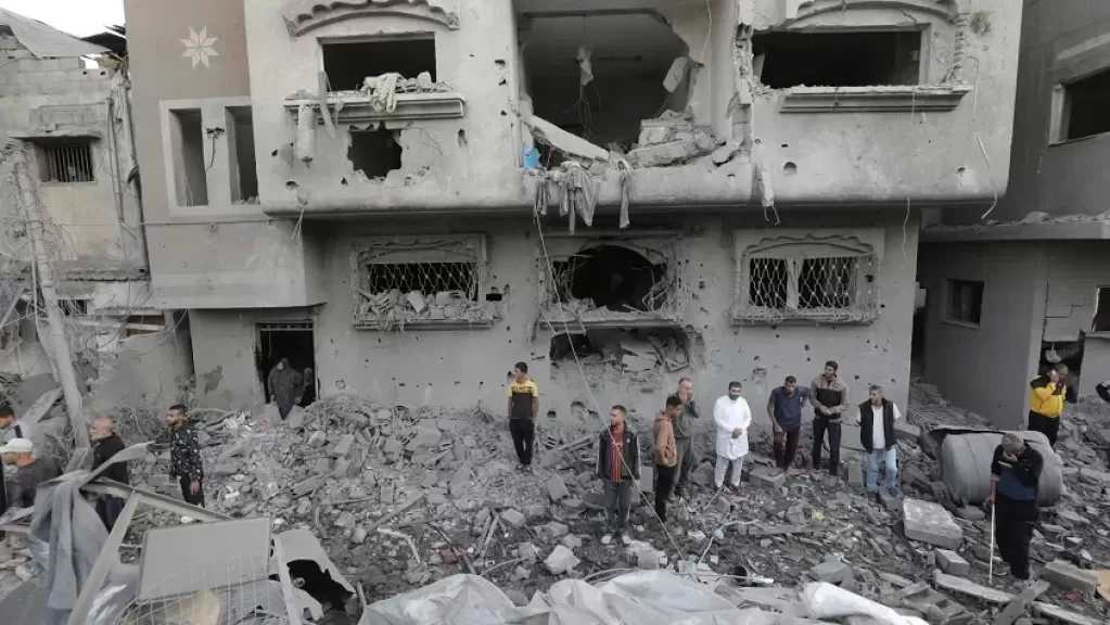 3 شهداء جراء قصف مدفعي وغارات جوية على عدة مناطق في غزة