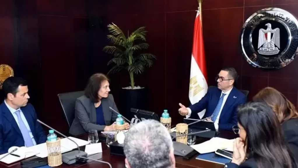 وزير الاستثمار يلتقي بعثة صندوق النقد الدولي ويستعرض جهود تحسين بيئة الأعمال