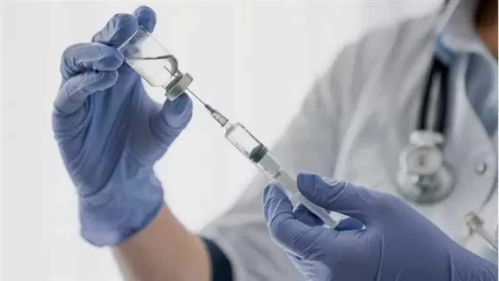 استشاري أمراض معدية يحذر من استخدام المضادات الحيوية لعلاج الإنفلونزا