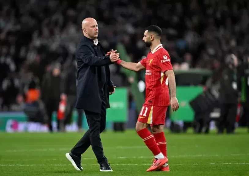 سلوت يكشف سبب عدم مشاركة صلاح في مباراة ليفربول وليدز