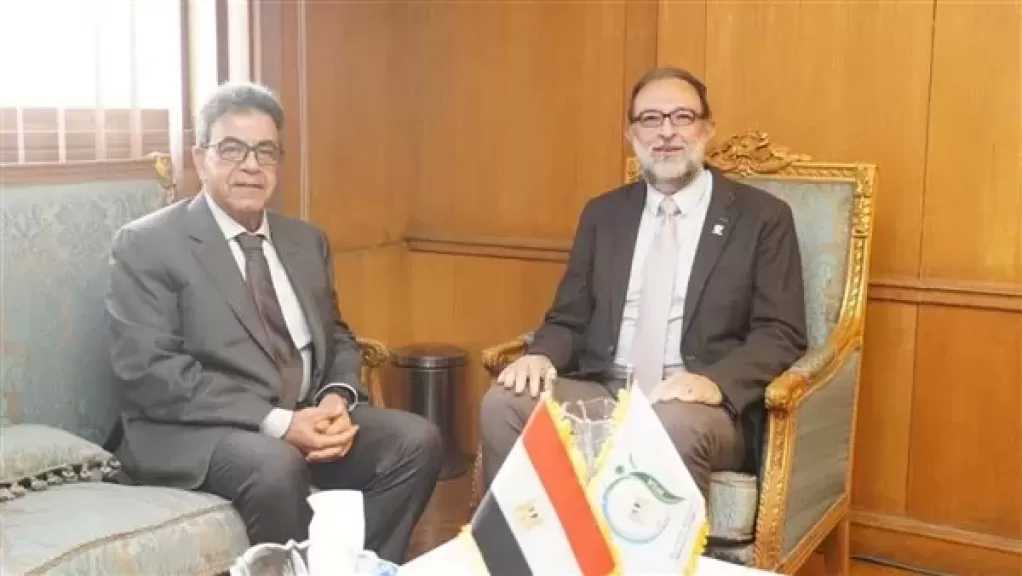 رئيس هيئة سلامة الغذاء: يبحث مع نقيب البيطريين تعزيز التعاون والرقابة على المنتجات