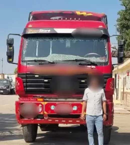 ضبط قائد سيارة نقل اصطدم بسيارة أخرى وأحدث بها تلفيات في الشرقية