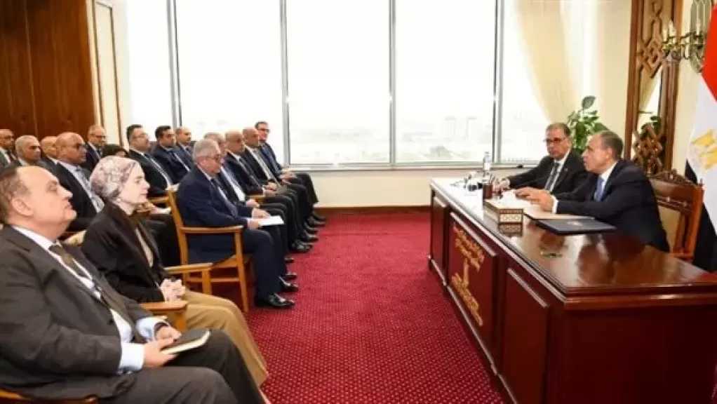 وزير الخارجية يجتمع مع قيادات الوزارة للوقوف على مستجدات الملفات السياسية والقنصلية