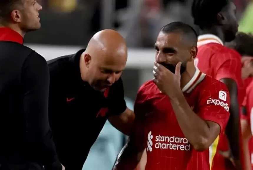 سلوت يكشف سبب استبعاد صلاح من مباريات ليفربول