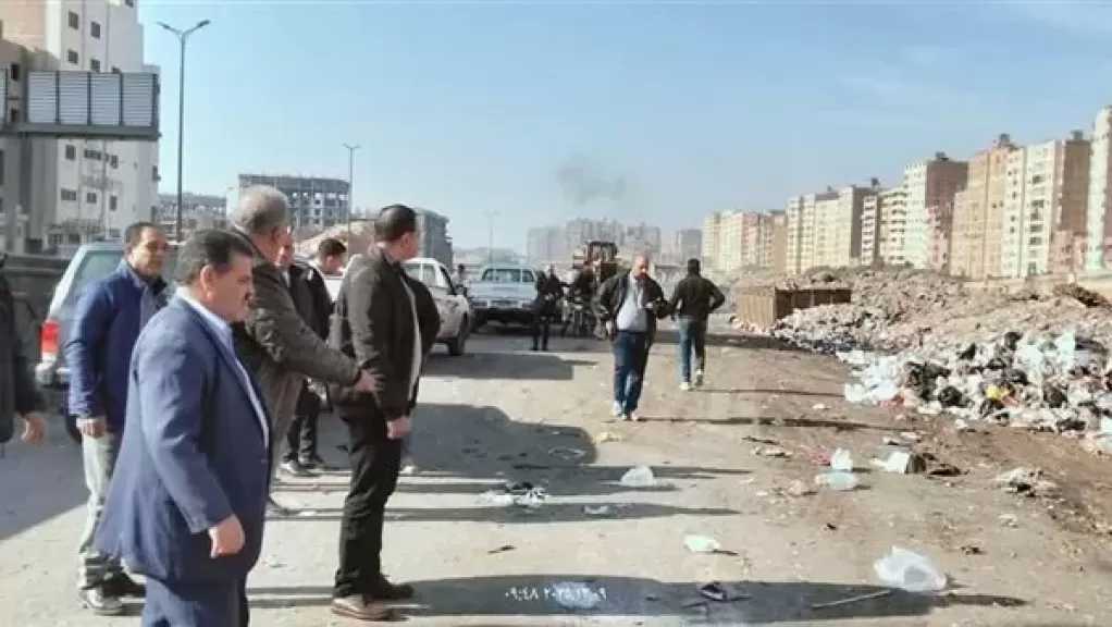 حملات نظافة مكثفة في حي السلام أول لإعادة المظهر الحضاري للطريق