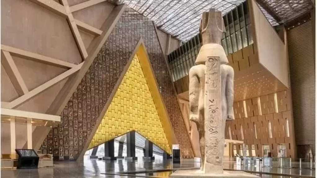 الرئيس التنفيذي للمتحف الكبير: مينفعش أقول للزائر وقتك خلص