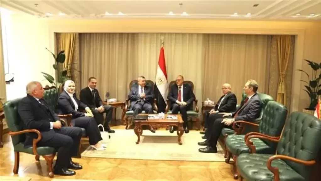 وزير العمل يستقبل وفد مكتب لجنة الطاقة والبيئة والقوى العاملة بمجلس الشيوخ