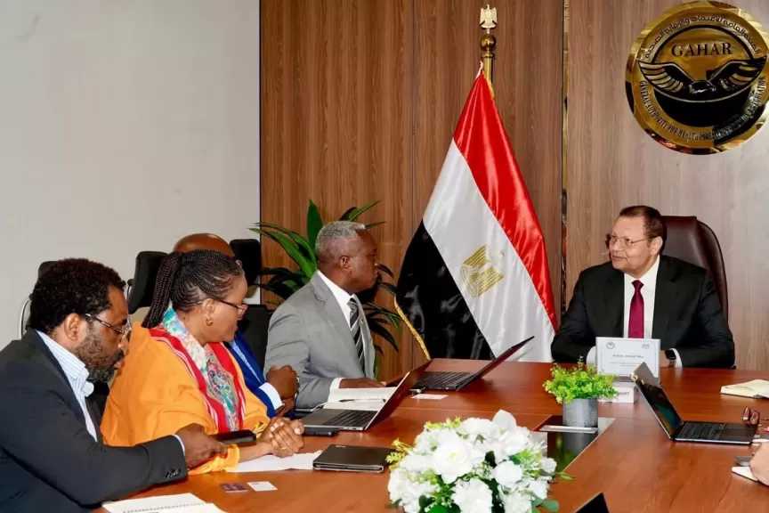 رئيس هيئة الاعتماد والرقابة الصحية يستقبل وفد وزارة الصحة بجمهورية ناميبيا