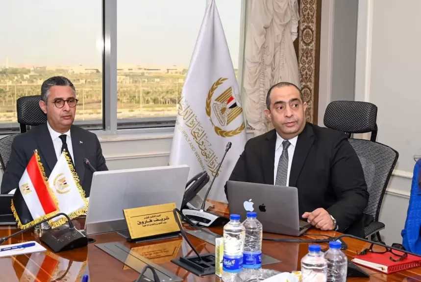 وزير التموين يجتمع مع رئيس مصلحة دمغ المصوغات والموازين لمتابعة خطط التطوير
