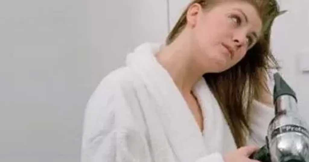 دراسة كورية تحذر من تأثير مجففات الشعر على الأطفال.. اعرف الأسباب
