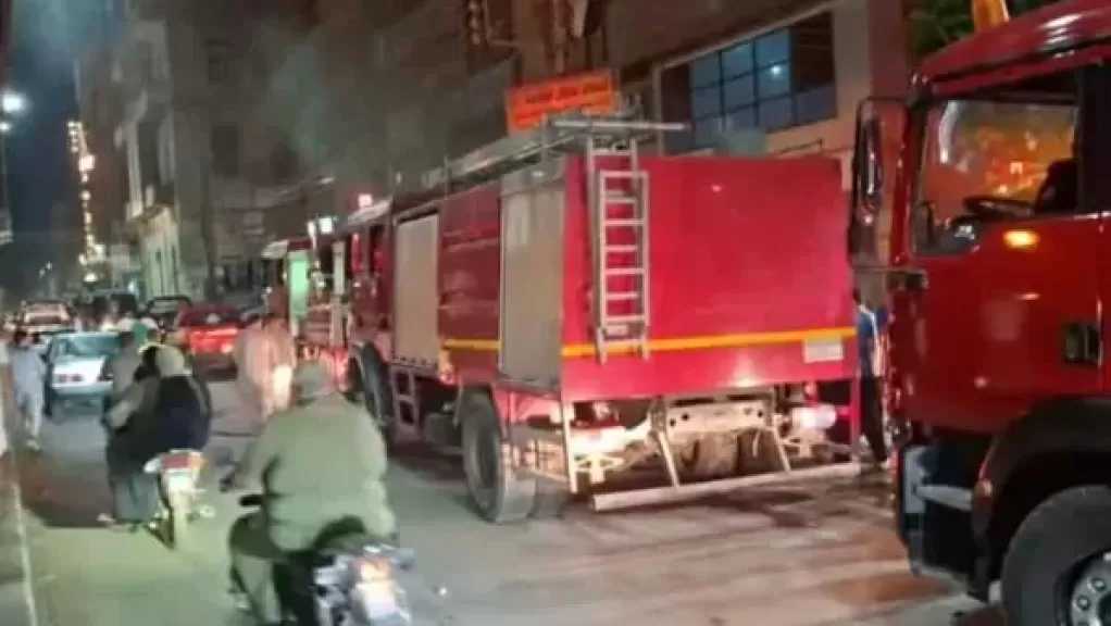 إخماد حريق منزل في الصف دون وقوع إصابات