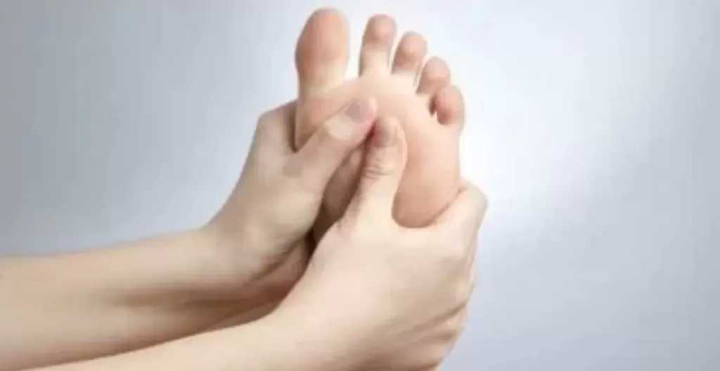 علامات مبكرة لـ القدم السكرى.. لا تنتظر وافحص فورا