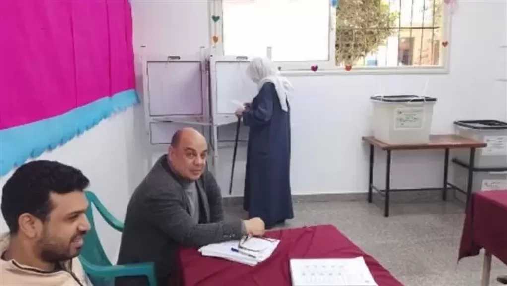 إعادة المرحلة الثانية.. توافد المواطنين على اللجان اللانتخابية بمنطقة المطرية