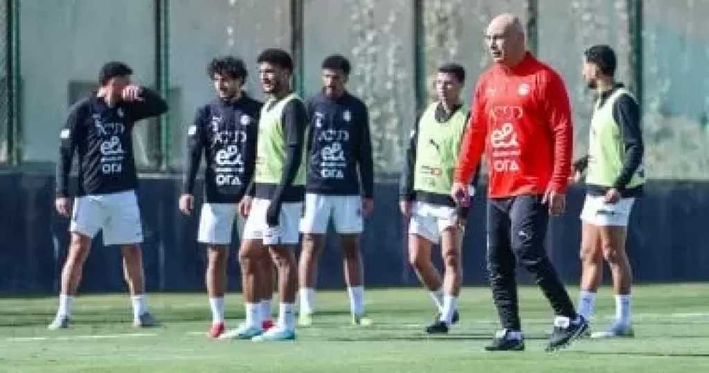 حسام حسن يجتمع بصلاح ومرموش.. ومفاجأة خاصة لمحمد الشناوى