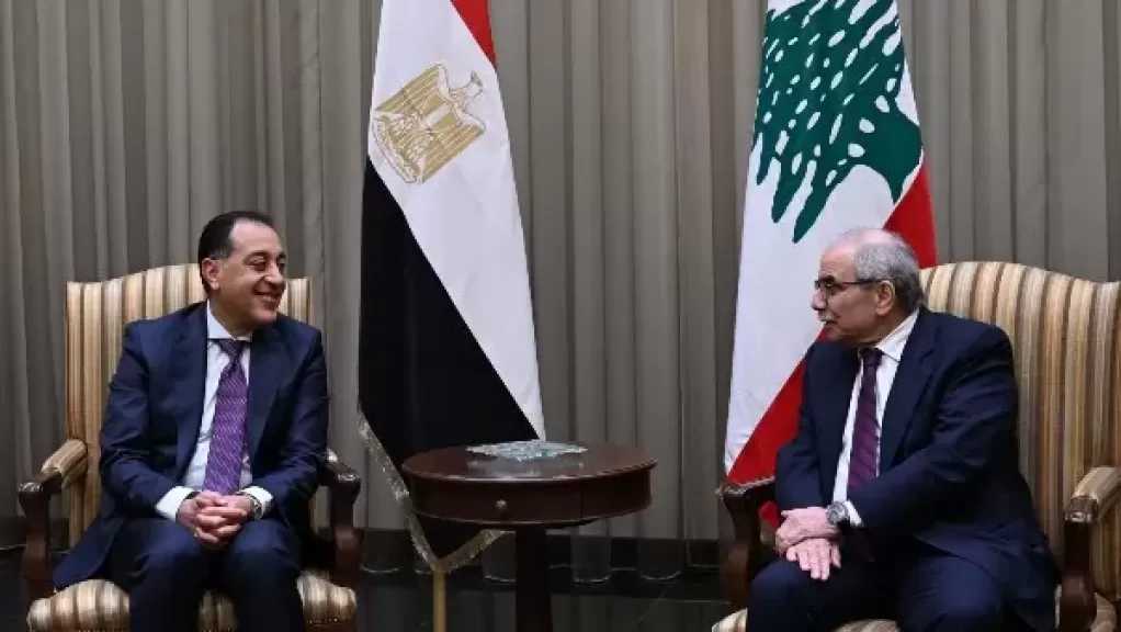 رئيس الوزراء يعقد جلسة مباحثات موسعة مع نظيره اللبناني