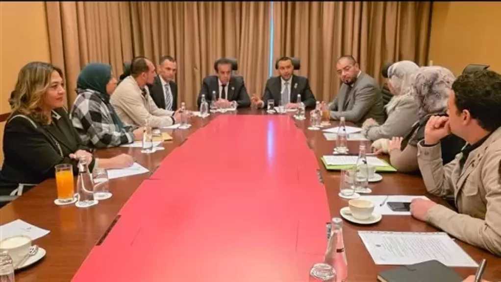 وزير الصحة يلتقي الأطباء وأطقم التمريض المصريين العاملين في ليبيا ويعد بتلبية مطالبهم