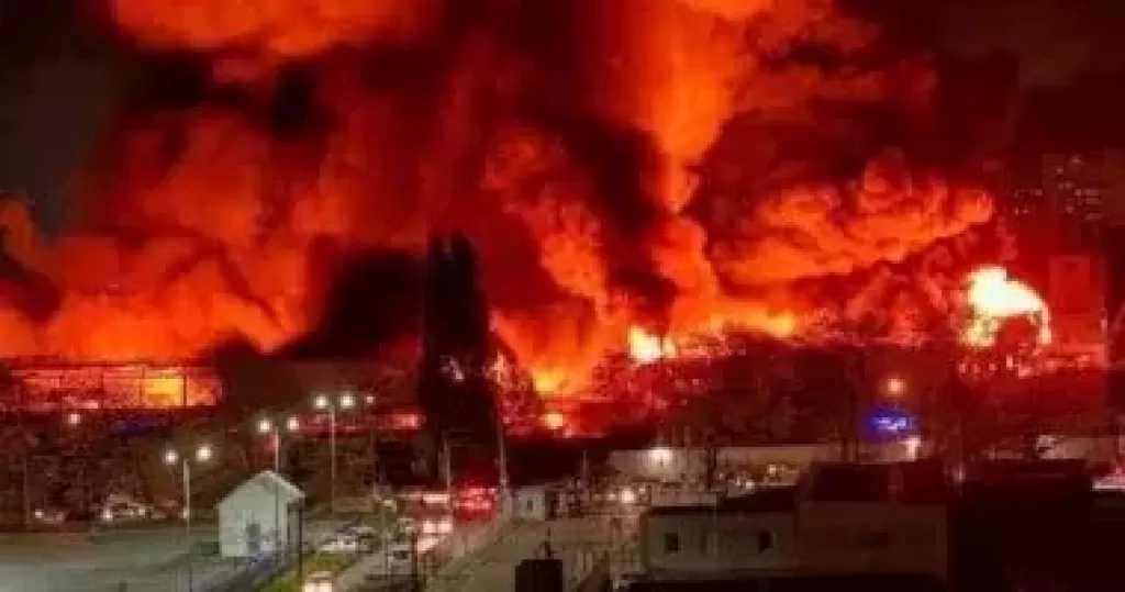 الاحتلال يستخدم المدرعات والروبوتات المفخخة ويكثف القصف شرق غزة