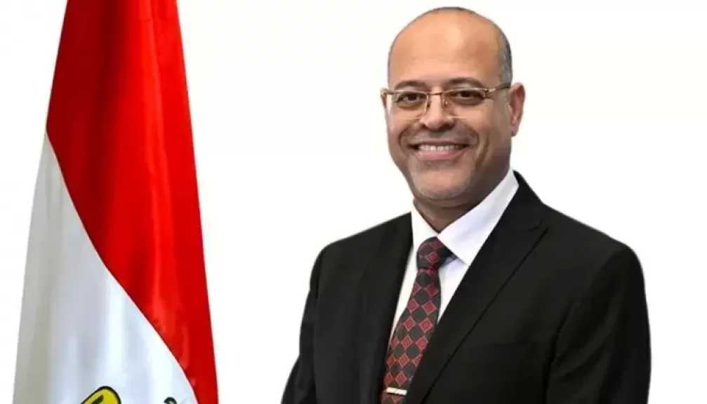 وزير العمل يصدر قرارًا بتنظيم ساعات التواجد في الأعمال المتقطعة