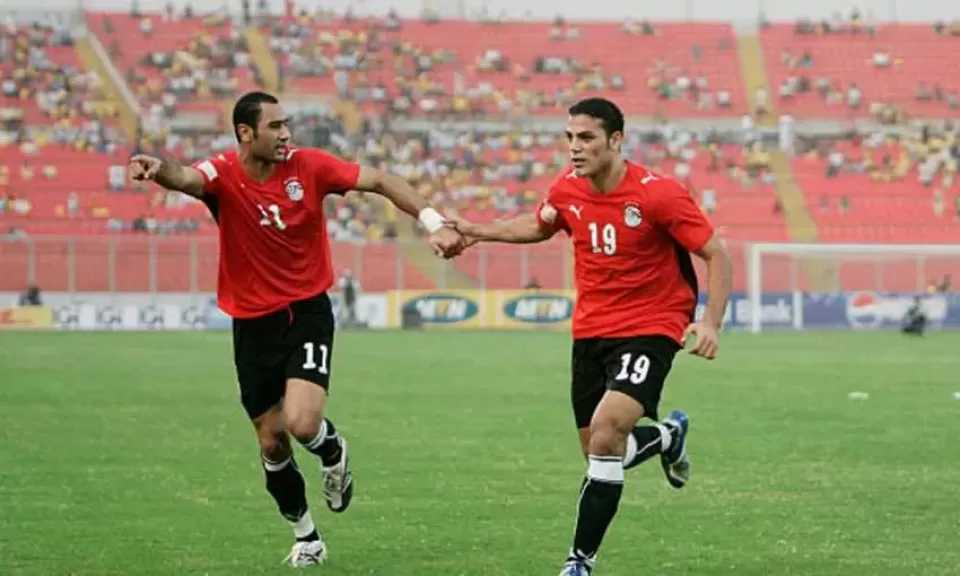 عمرو زكي: الزمالك أضاع عرضا تاريخيا من أستون فيلا..وأبو تريكة منع انتقالي للأهلي