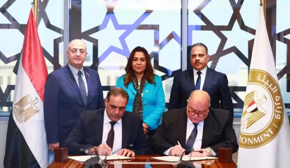 ”منال عوض” ومحافظ الشرقية يشهدان مراسم توقيع إنشاء وتركيب وتشغيل منشآت لمعالجة المخلفات