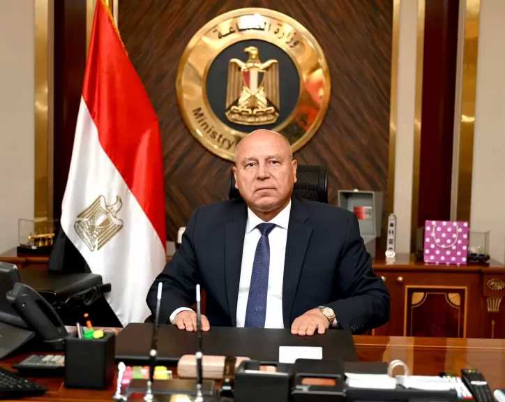 كامل الوزير يصل العاصمة العمانية مسقط للمشاركة في منتدى الأعمال المصري العماني