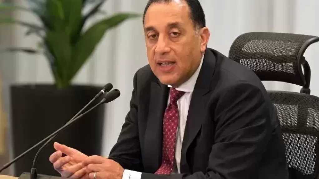 رئيس الوزراء يعود إلى القاهرة بعد مشاركته في الاجتماع الأول لمجلس السلام بواشنطن