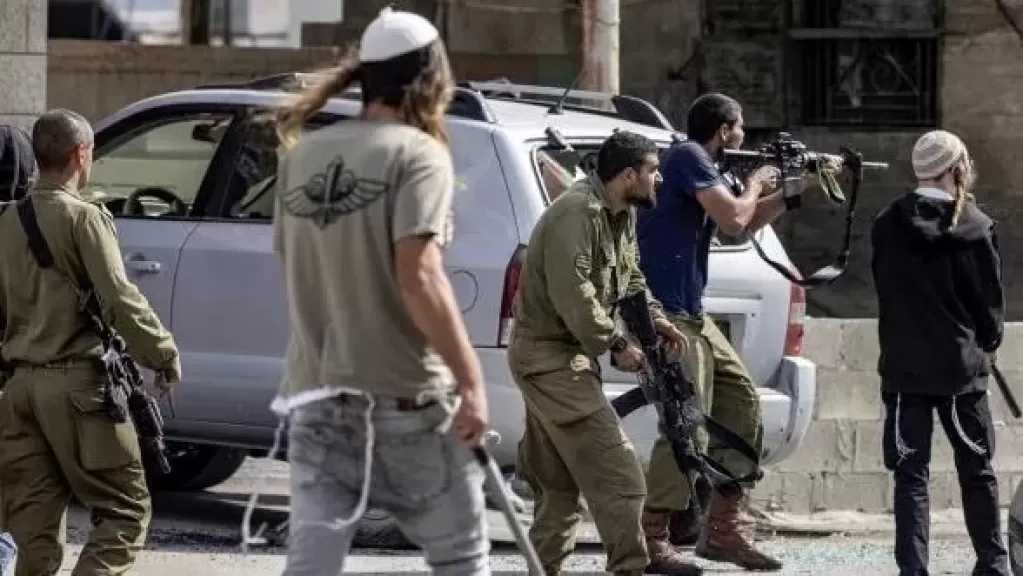 مستوطنون إسرائيليون يعتدون على ممتلكات فلسطينيين بالضفة