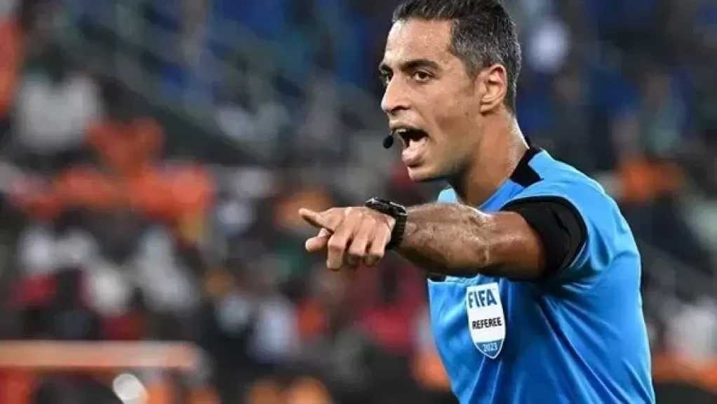 أمين عمر حكما لمباراة الأهلي والمصري في الجولة الأخيرة للدوري
