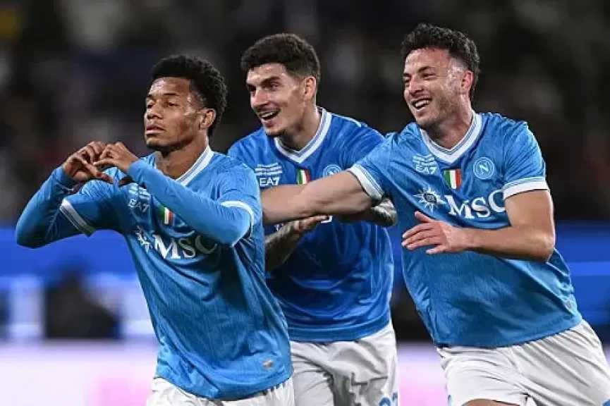 نابولي يعبر لاتسيو ويصبح على بعد نقطة واحدة من صدارة الدوري الإيطالي