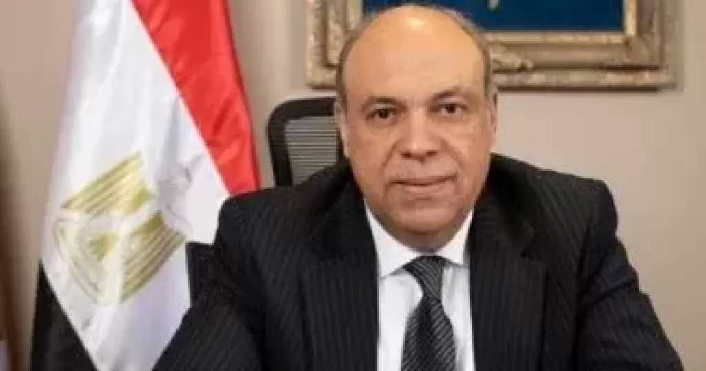 وزير الطيران المدني يهنئ قداسة البابا تواضروس الثاني بعيد القيامة المجيد