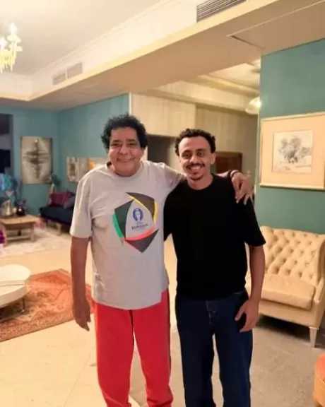 كزبرة يشكر الفنان محمد منير بعد استضافته في منزله: بحبك حب مش عادي