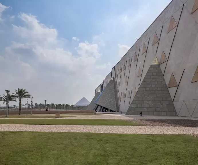 إدارة المتحف المصري الكبير ترصد ثلاثة مواقع إلكترونية مُزوَّرة لبيع تذاكر زيارة المتحف