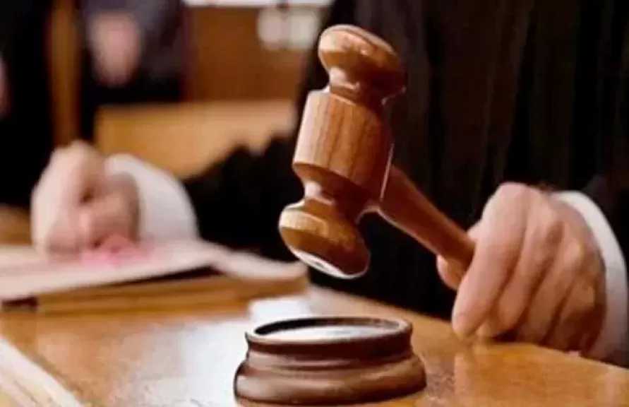 حبس موظف بجهاز الشروق بتهمة تبديد منقولات زميلته في العمل