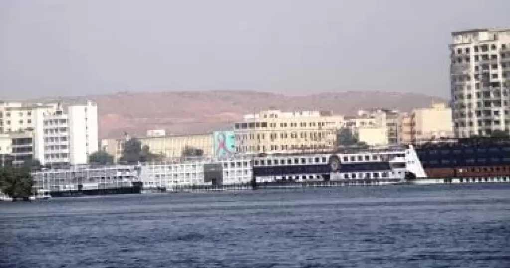 استئناف الملاحة النيلية والجوية بأسوان بعد استقرار الطقس