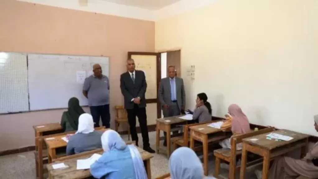 انطلاق امتحانات الفصل الدراسى الأول لصفوف النقل فى أسوان