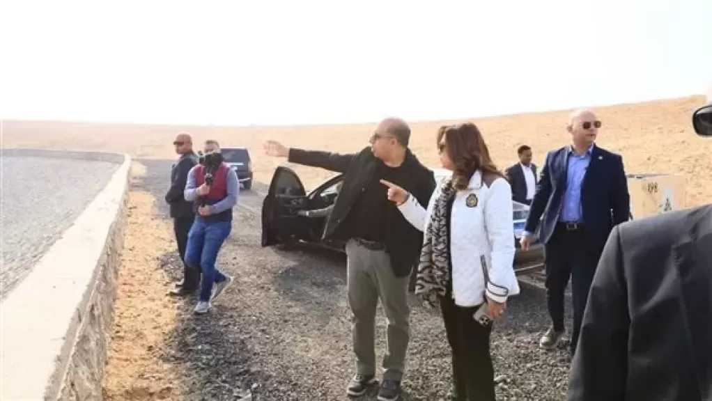 منال عوض تزور مقلب السلام وتتفقد آبار وشبكة سحب الغاز