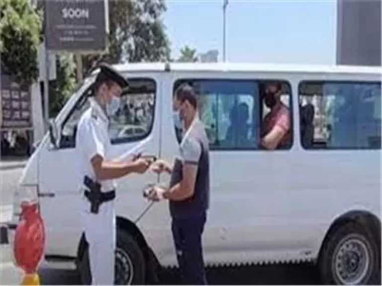 الداخلية: سحب 654 رخصة لعدم وجود ملصق إلكتروني