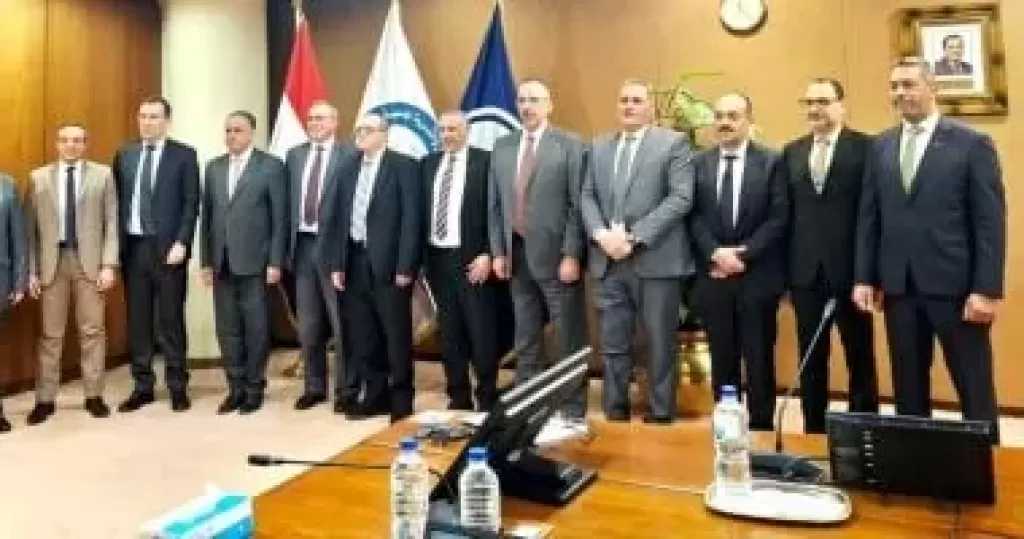رئيس هيئة البترول يوجه الالتزام بتنفيذ برامج الحفر وخطط التنمية لضمان الاستدامة